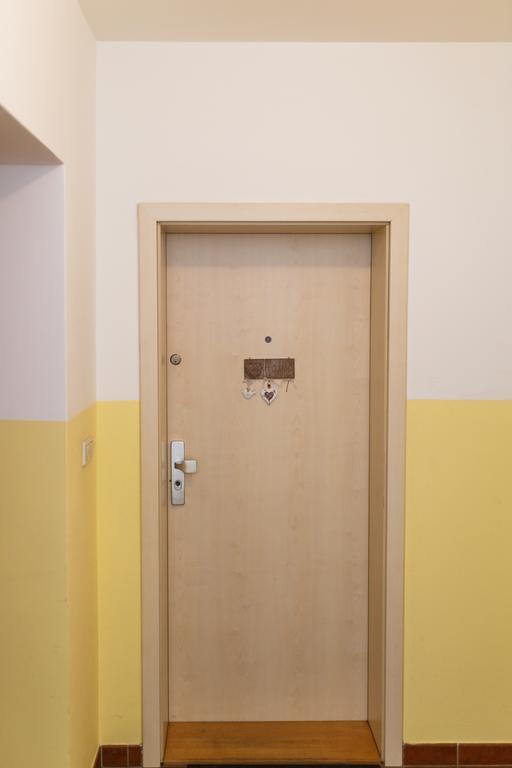Modern Apartment With 2 Bedrooms Karlovy Vary Luaran gambar