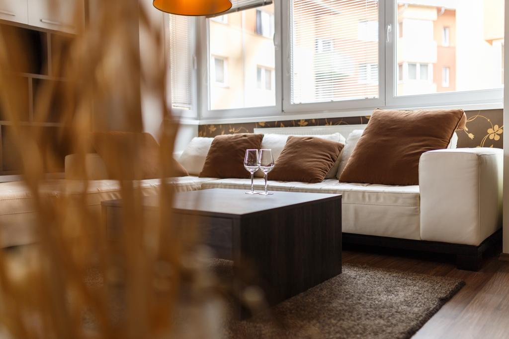 Modern Apartment With 2 Bedrooms Karlovy Vary Luaran gambar
