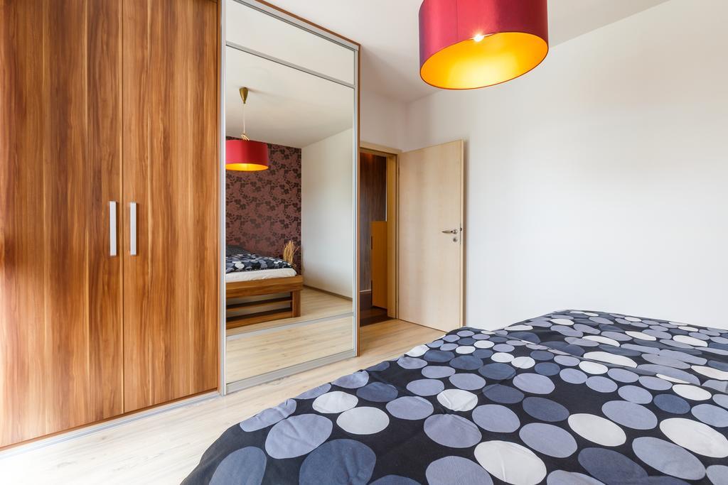 Modern Apartment With 2 Bedrooms Karlovy Vary Luaran gambar